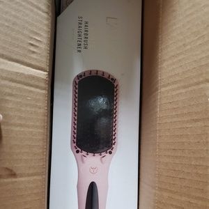 Lange hairbrush straightener